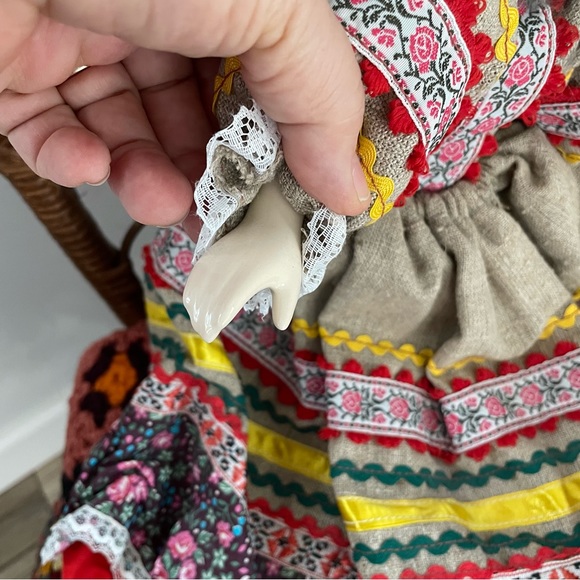 Vintage Russian Doll Gorgeous! 19” Colorful Beauty! - Picture 4 of 7